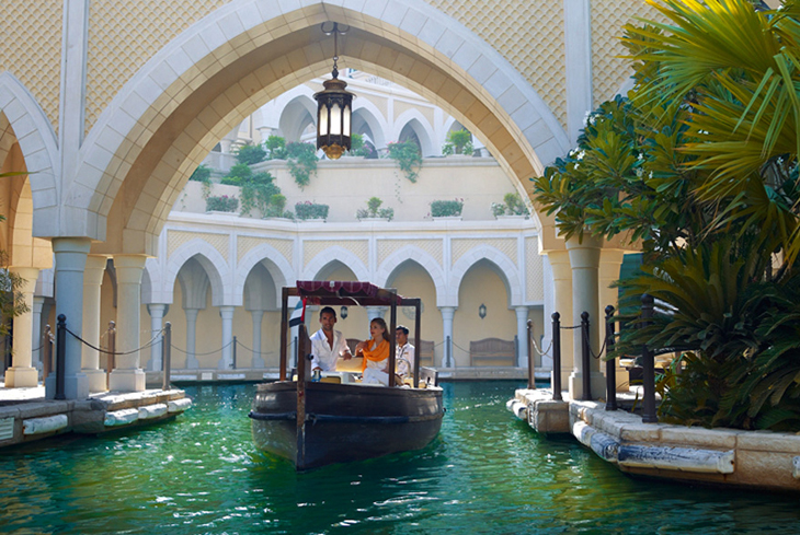 Dubai Traditional Boat_f53c2_lg.jpg